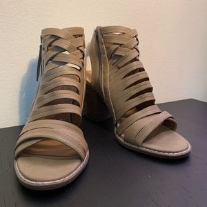 NWOT Cut Open Sandal Pumps w/Side Zipper